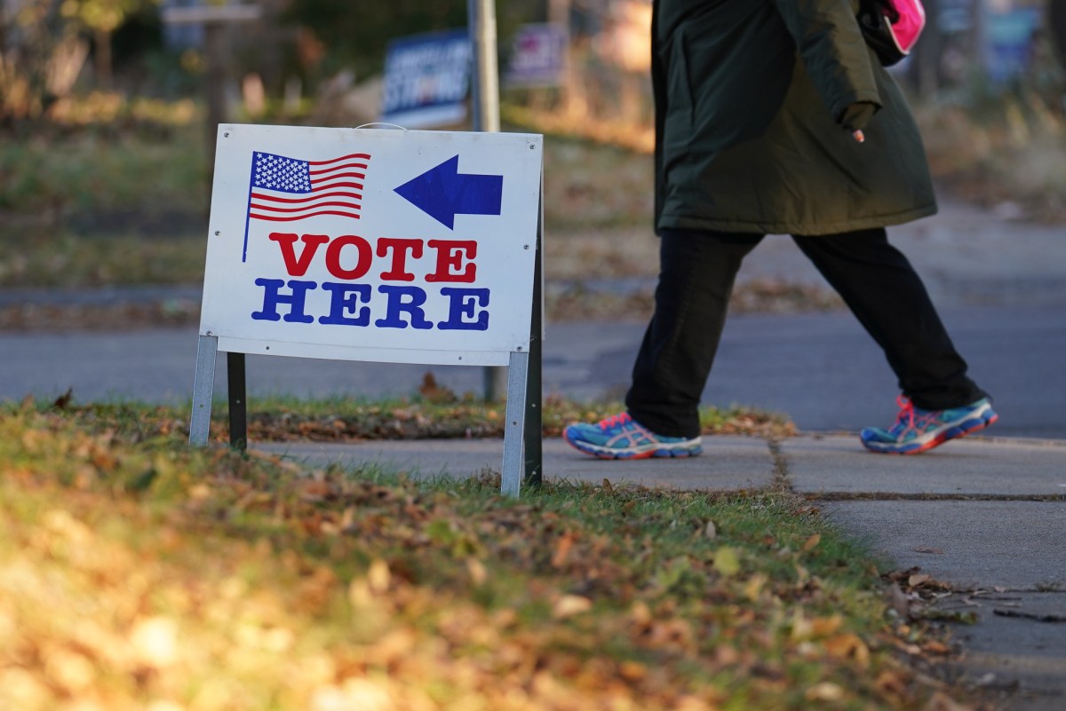 Vote here sign