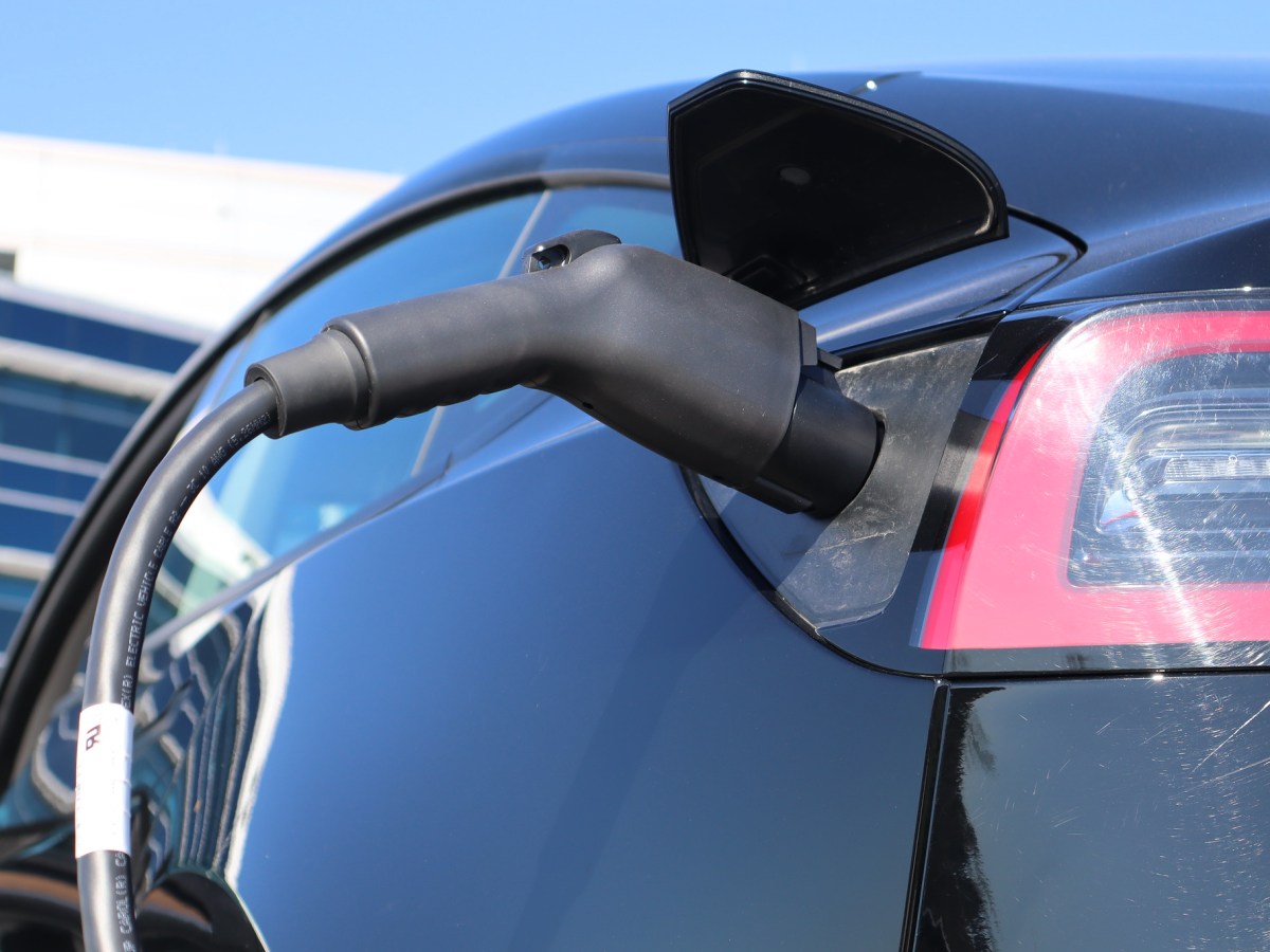 Mass. drivers will save money charging EVs at night — but when and how much?